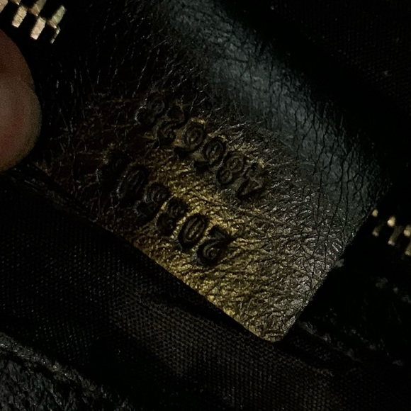 Beautiful EUC Authentic GUCCI hobo with signature G. - Picture 13 of 13